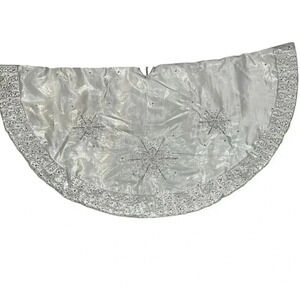 Santas Best Tree Skirt Silver Beautiful Snowflake Detailing Made in India
